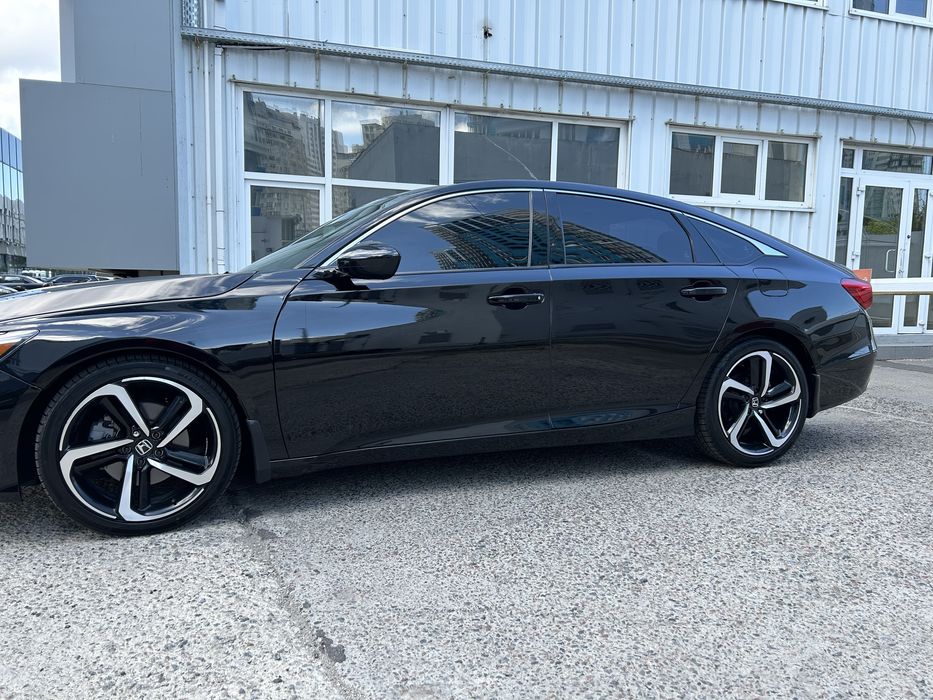 Honda Accord 2019 VIN 1HGCV1F3XLA037918 фото оголошення 6 з 10