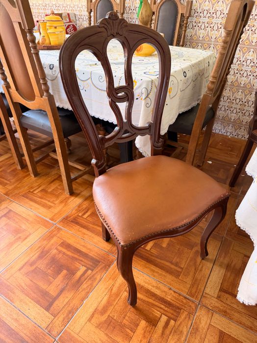 6 Cadeiras de madeira