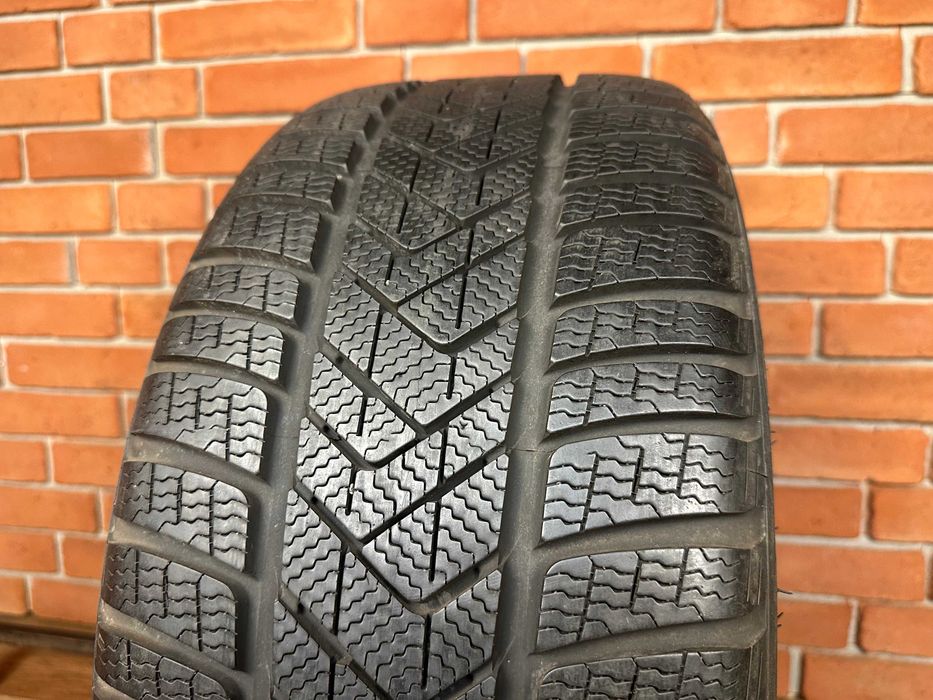1x 275/40R18 Pirelli SottoZero 3 103V ROK 2020 7,5mm
