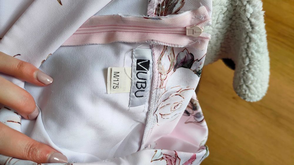 Letnia sukienka w kwiaty vubu M