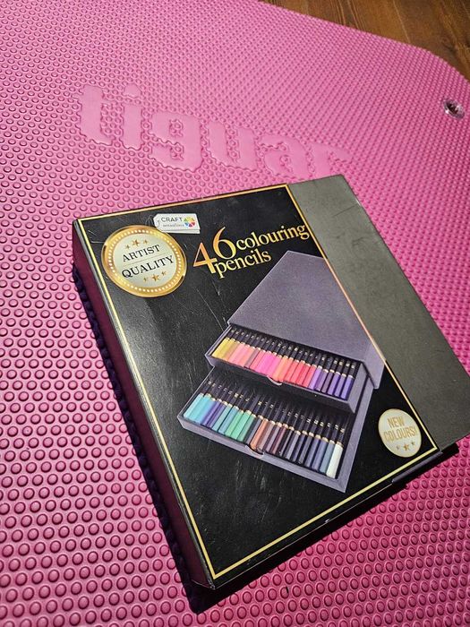 Profesjonalne kredki ołówkowe 46 kolorów
