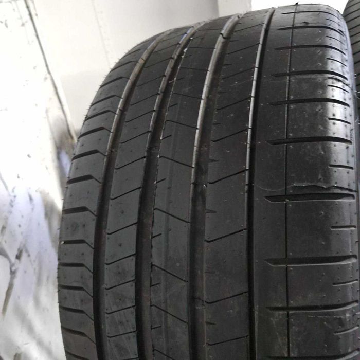 Демо літні шини Pirelli PZero 285/40 R23 107Y 325/35 R23 111Y