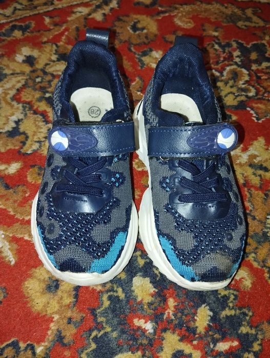 Продам детские кросовки