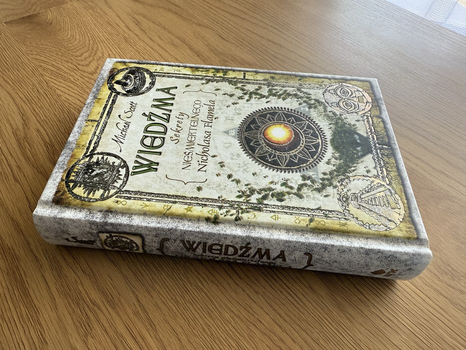 Sekrety nieśmiertelnego nicholasa flamela Michael Scott Wiedźma