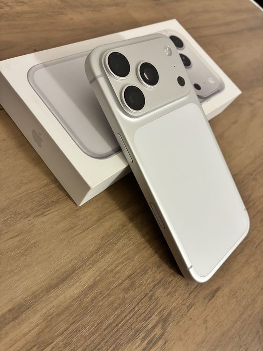 IPhone 17 Pro muito novo