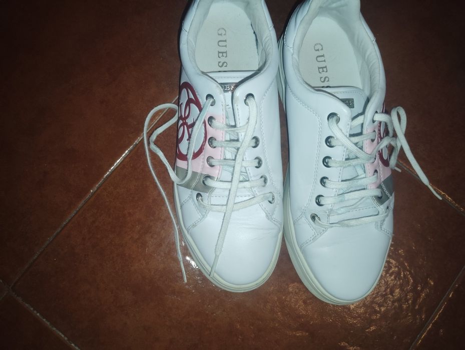 Sapatilhas de Mulher Marca Guess Reata Usadas