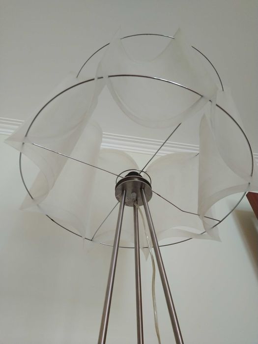 Candeeiro de pé ArtisForum