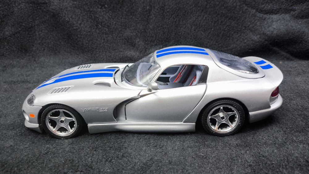 Модель авто 1.18 Dodge Viper GTS Coupe Grey (Bburago made in Italy)