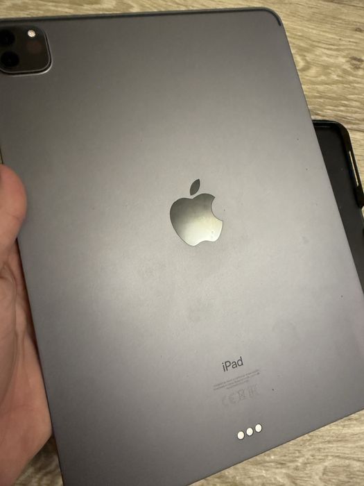 Ipad pro 2020 11 128 gb+чехол