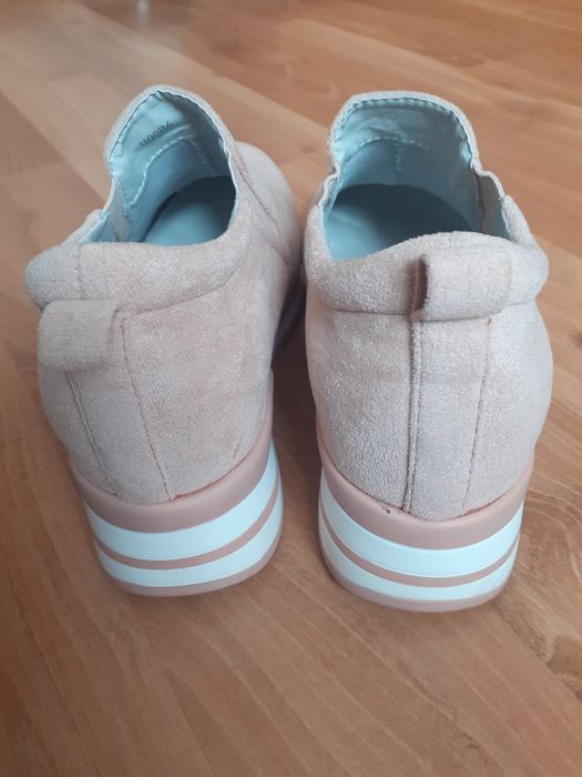 Buty na koturnie r.37 pudrowy róż