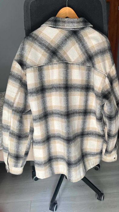 Koszula wierzchnia Bershka w kratę shacket beżowa akrylowa oversize drwal XL