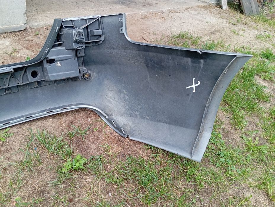 Zderzak tył sedan  A4b8 ..