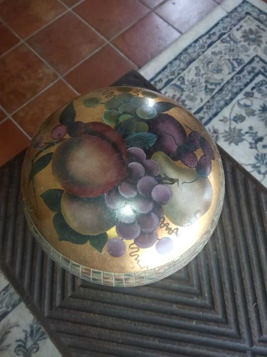 Peça de loiça decorativa