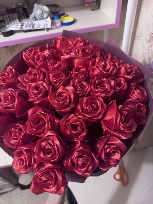 Атласний букет роз 37 шт