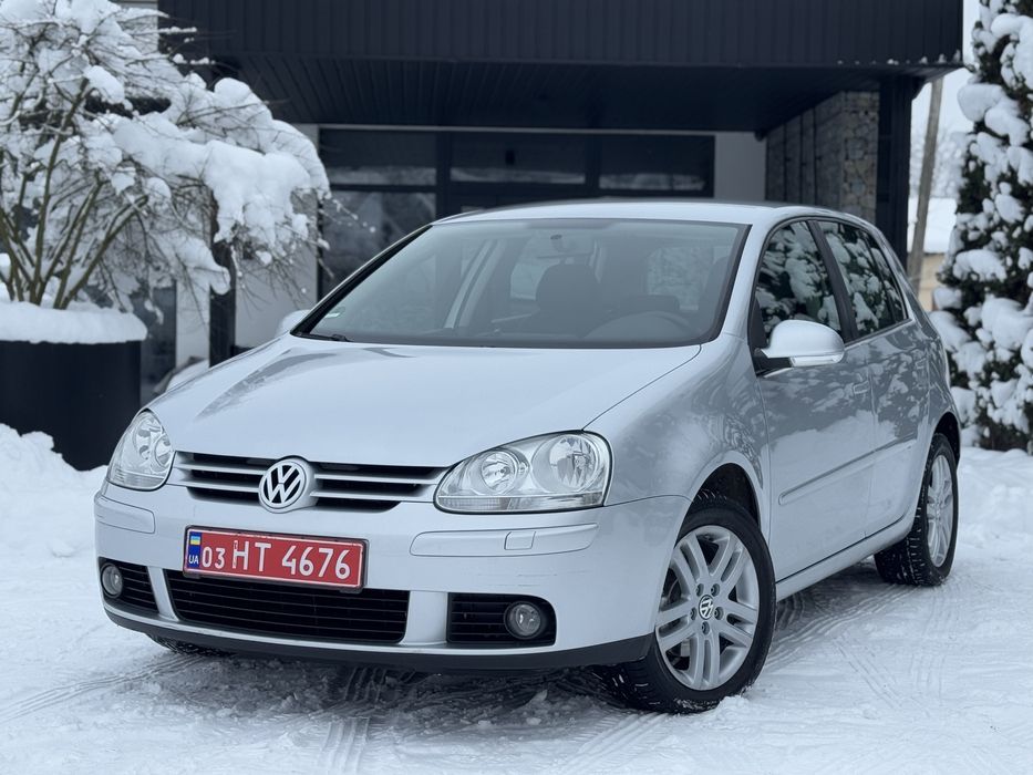 Свіжопригнаний Golf 5 1.6бензин TOUR