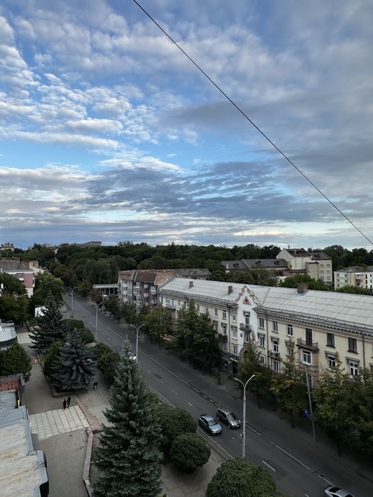 подобова ,  оренда 2-3-4 кім.  квартира центр