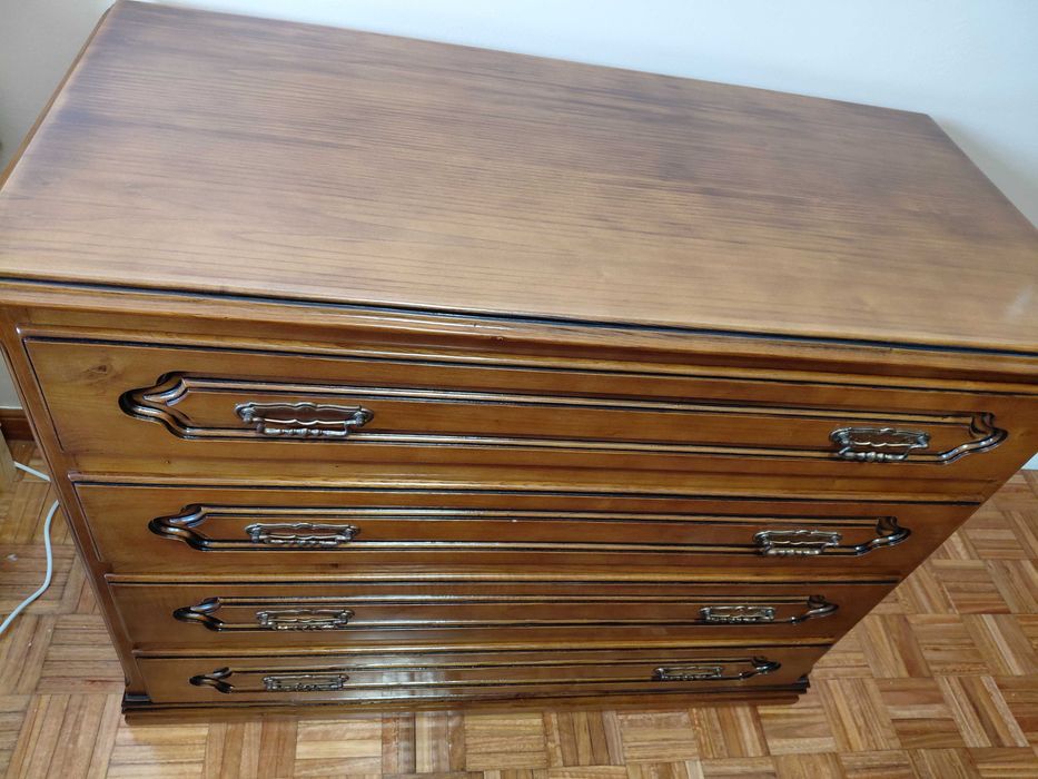 Cama com estrade e colchão + cómoda