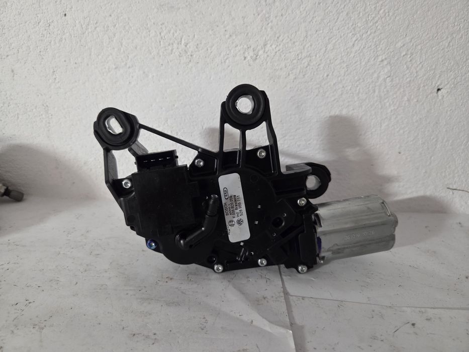Vw Volkswagen fox silniczek wycieraczki tył
