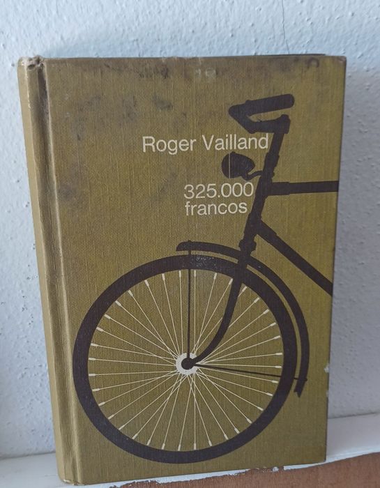 Vários livros antigos