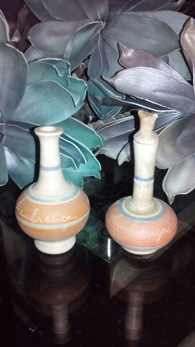 2 peças antigas jarras pequenas com tampa em forma de cabeça de animal