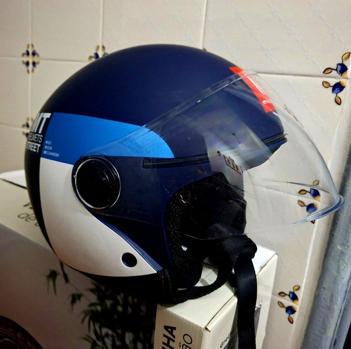 Capacete MT street inboard