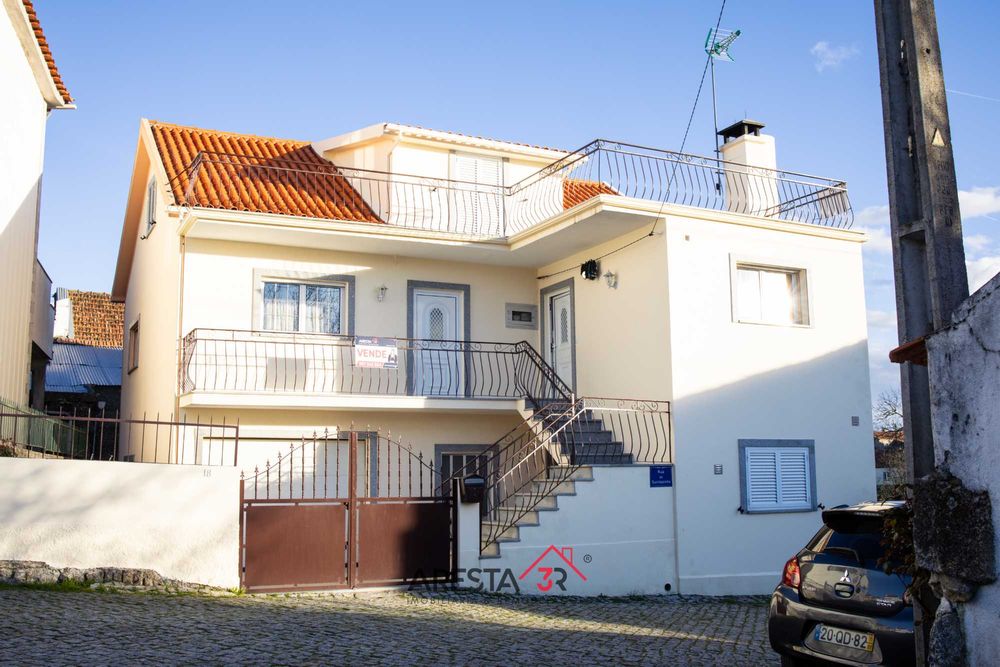 Vende-se moradia T4 Lamegal