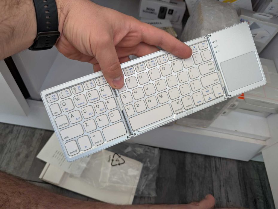 Клавіатура 3-в-1: Тачпад, Алюміній, Bluetooth