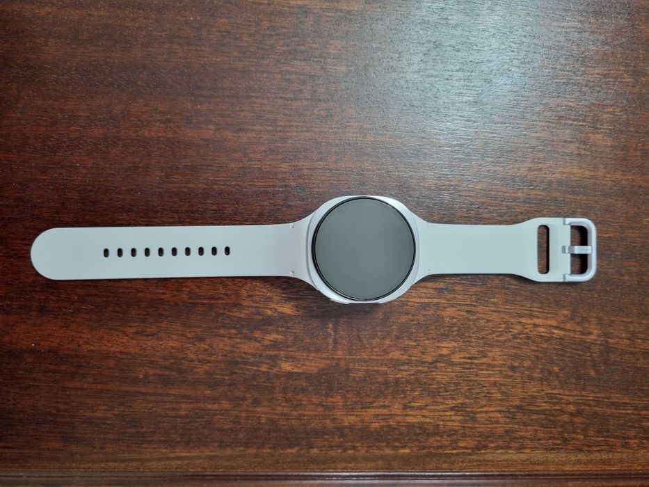 Smartwatch SAMSUNG Galaxy Watch 8 BT (40 mm - Prateado)