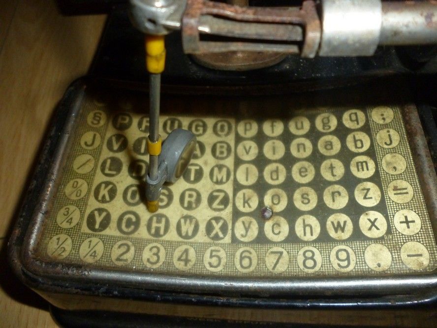 maszyna do pisania mignon 4