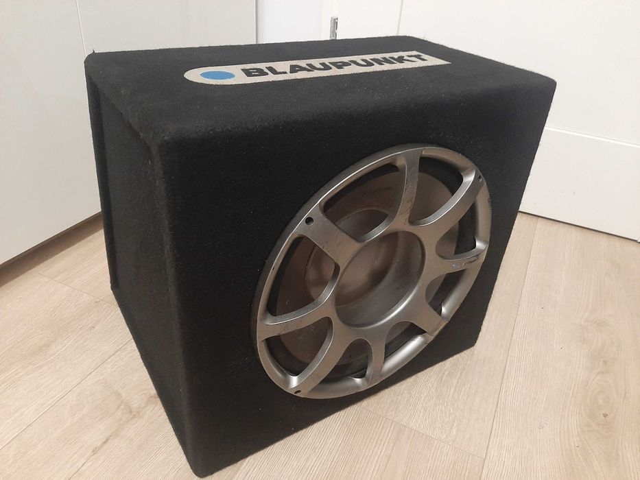 Subwoofer Skrzynia Basowa Blaupunkt + Wzmacniacz Magnat + kable