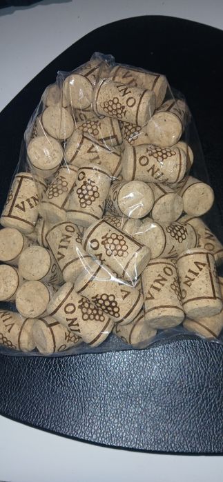 Korki do wina nalewek