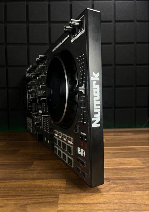 Numark NS4FX (БЕЗКОШТОВНА доставка)