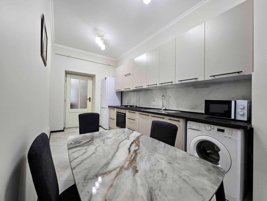 Здається 2-Х кімнатна квартира в ЦЕНТРІ міста на вул.ЖУКОВСЬКОГО