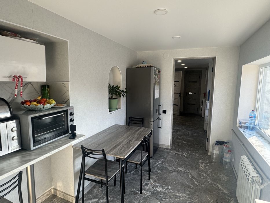 Продам будинок. Свій двір!!