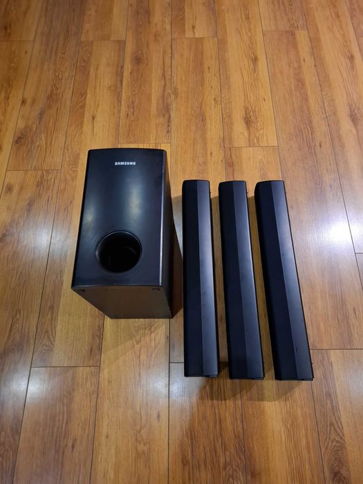 Głośniki Samsung HT-TZ315 – (2x przód, 1x tył) + Subwoofer