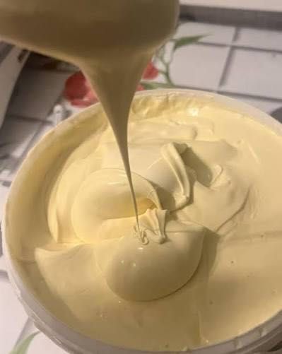 Молоко, сметана, сир кисломолочний, косичка, бринза