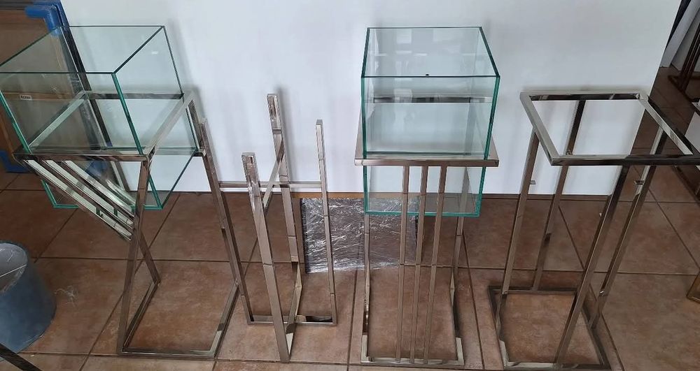 Caixas em vidro para floreiras