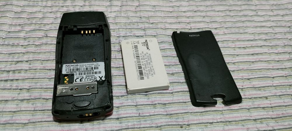 Telemóvel Nokia 8210
