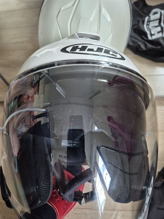 Kask motocyklowy HJC jak nowy (55–56 cm) – jak nowy, biały perłowy