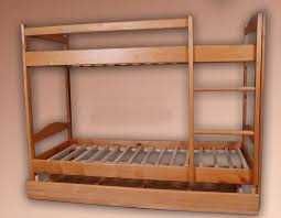 Двухярусная кровать