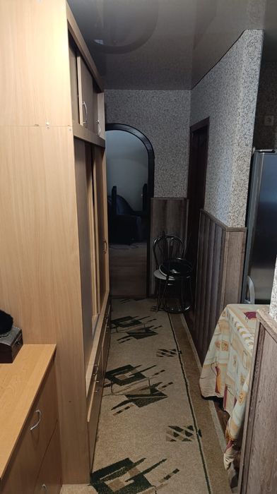 Продаю трёхкомнатнаю квартиру с гаражем в Славянске