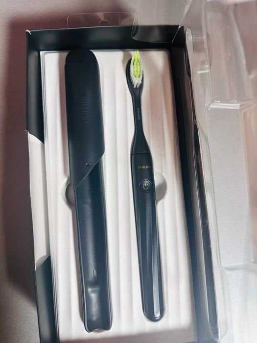 Електрична зубна щітка Philips One by Sonicare HY1200/26