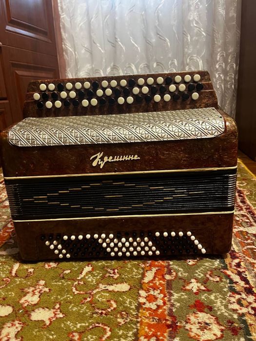 Продам баян кремінне