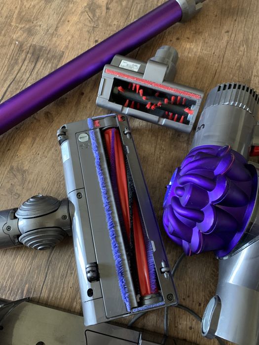 Аккумуляторный пылесос Dyson v6 total clean