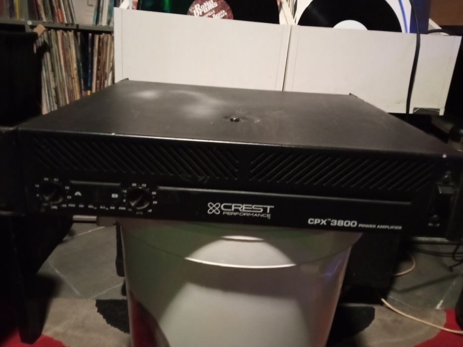 Amplificador crest áudio  3800