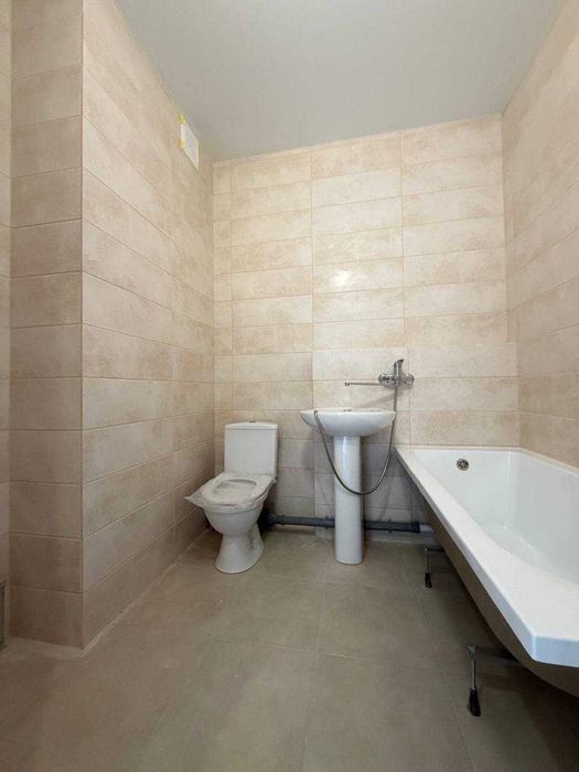 В продажу нова 1 квартира на 4 поверсі  -  7 Небо, вул. Маріупольська