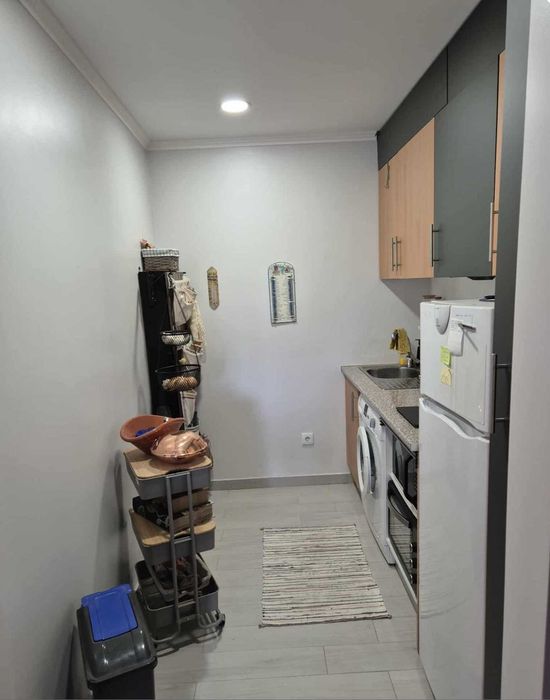 A venda. Vivenda em banda V3 Gambelas.