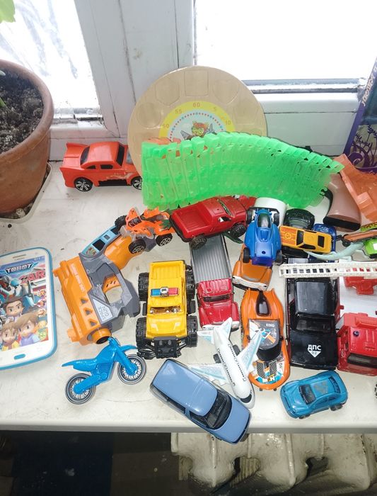 Продам игрушки разные