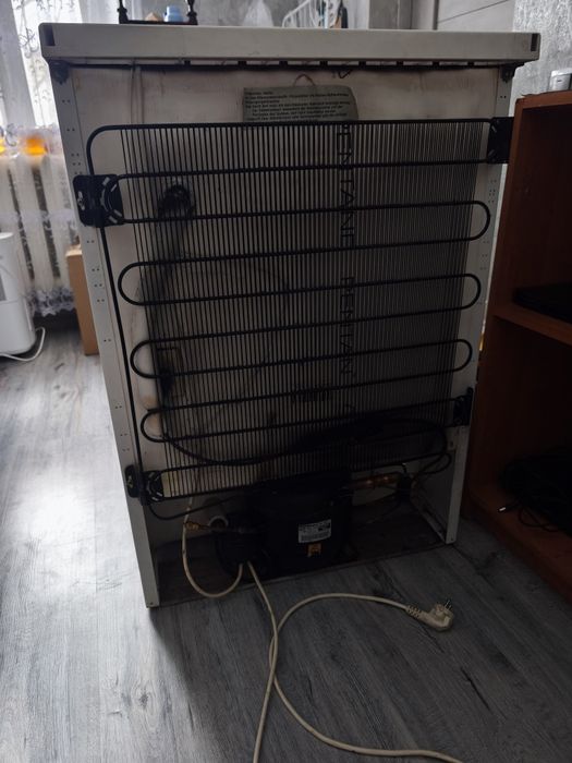 Морозильна камера на 4 полички