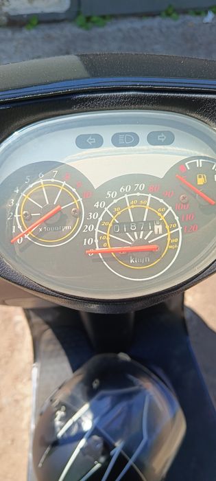 Скутер Spark 150